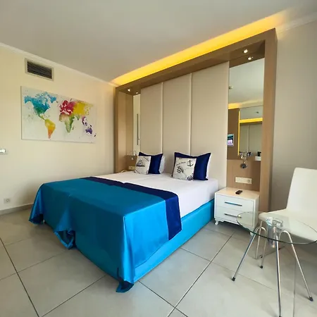 Aqi Pegasos World 4* Side